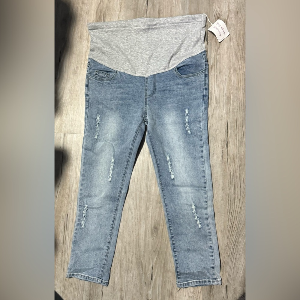 Sexy mama maternity crop jeans